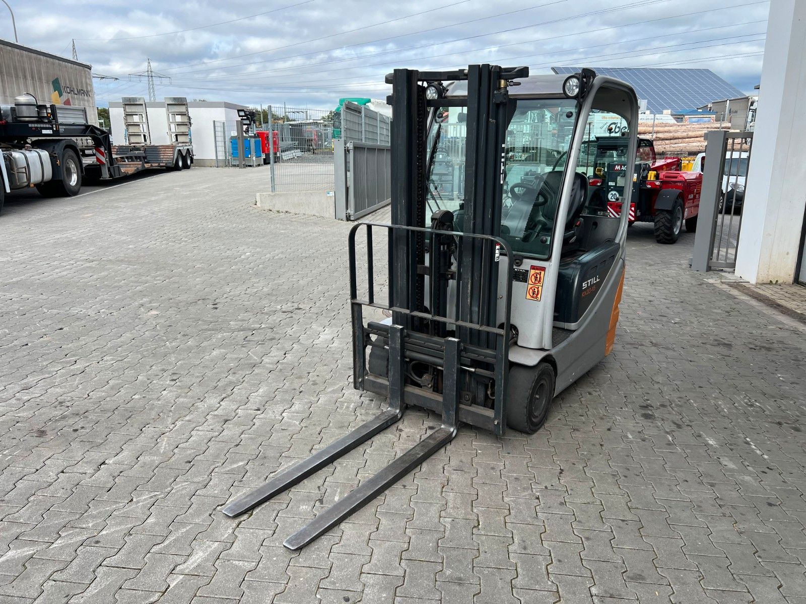 Fahrzeugabbildung Still RX 20-14 / Triplex: 4,3m / 1.447h / SS / 03.2020