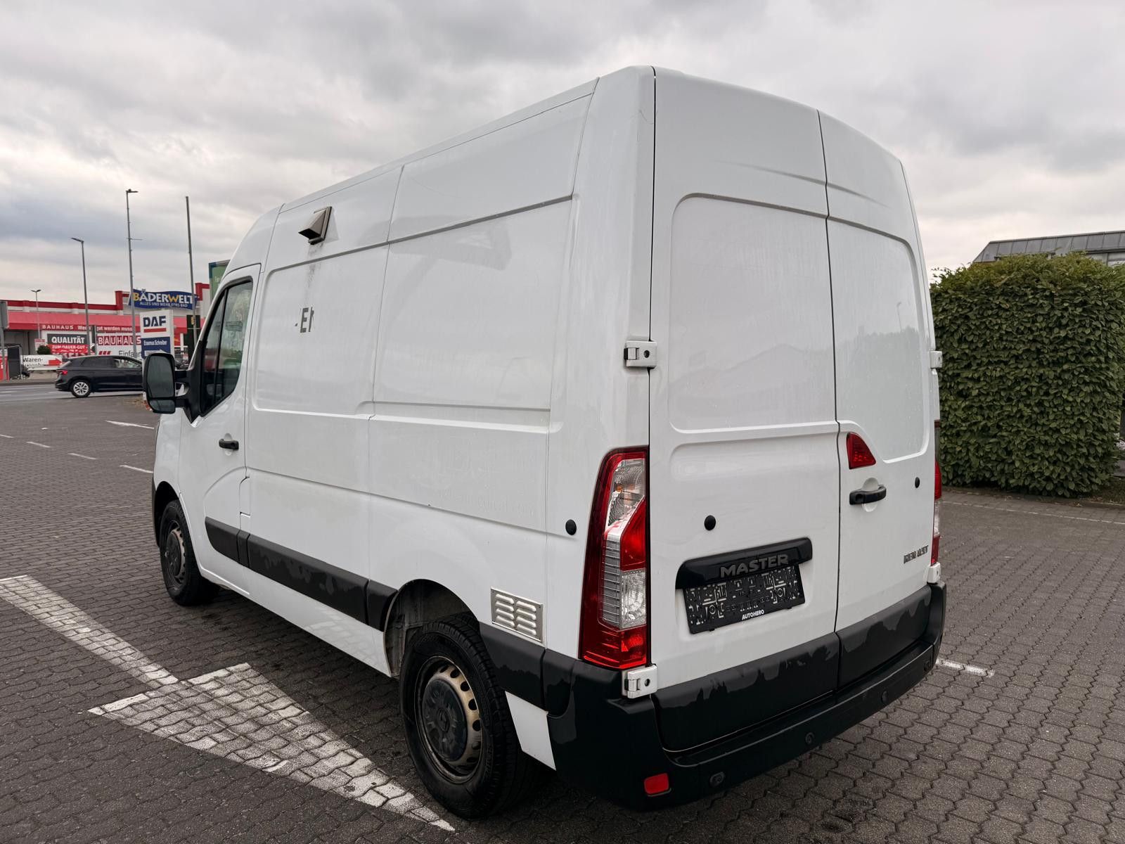 Fahrzeugabbildung Renault Master III Kasten L1H2 HKa 3,5t