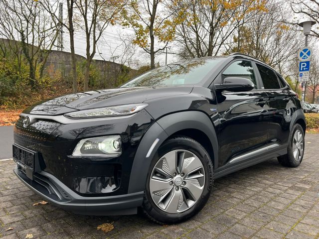 Hyundai Kona Premium Elektro 64kWh|Wärmep.|11KW|Schiebed