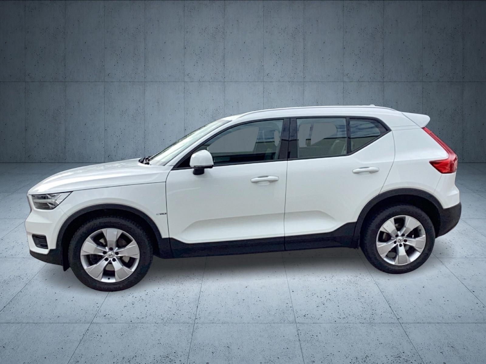 Volvo XC 40 Momentum Pro AWD /AHK /LED /TEMPOMAT