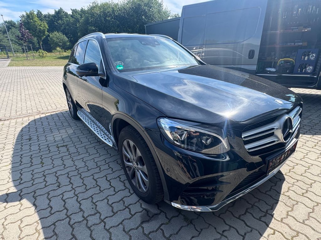 Image of Mercedes-Benz GLC 250
