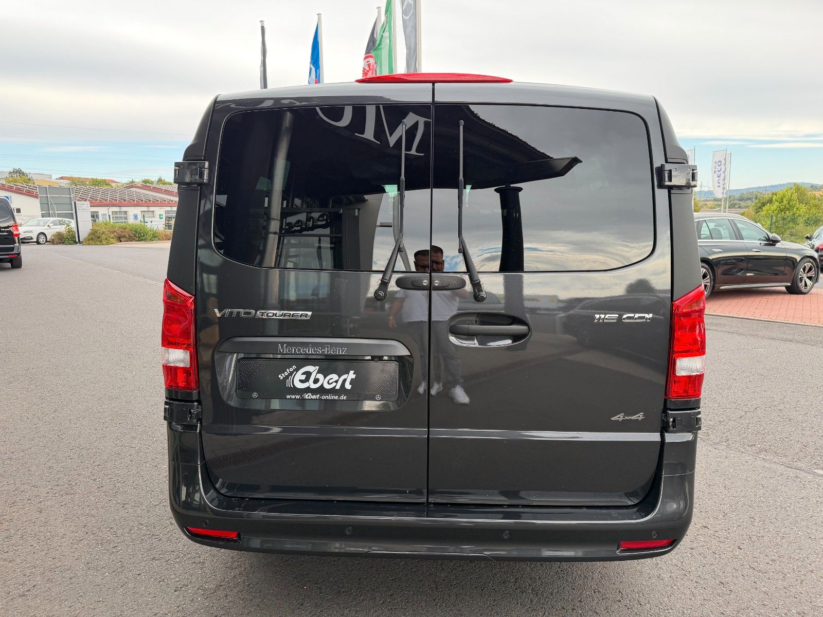 Fahrzeugabbildung Mercedes-Benz Vito 116 CDI 9G 4x4 Tourer Extral AHK2,5 Stdh