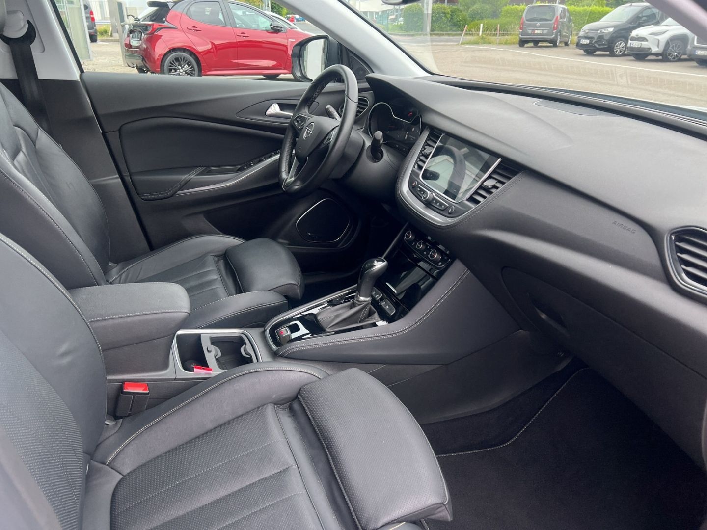 Fahrzeugabbildung Opel Grandland Ultimate 1.2 Turbo Navi Soundsystem 3