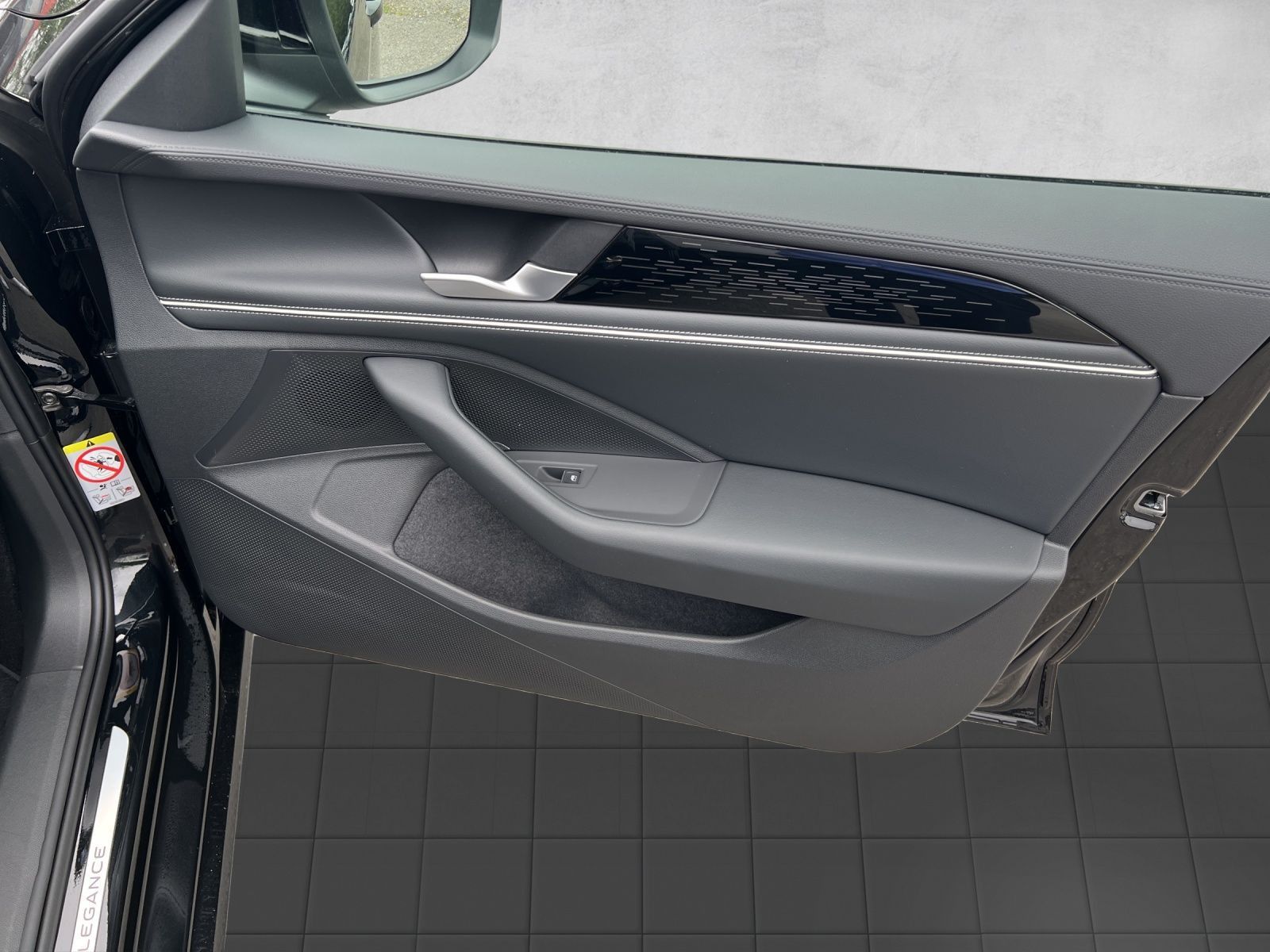 Passat Variant Elegance 1.5 TSI eHybrid DSG AHK*