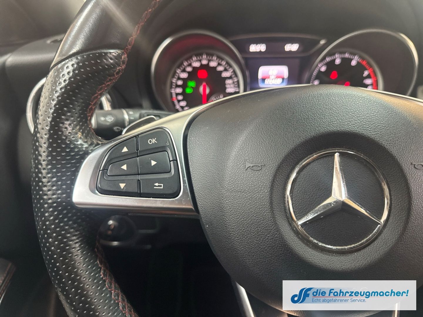 Fahrzeugabbildung Mercedes-Benz CLA 180 Shooting Brake AMG Sportpaket Navi LED *