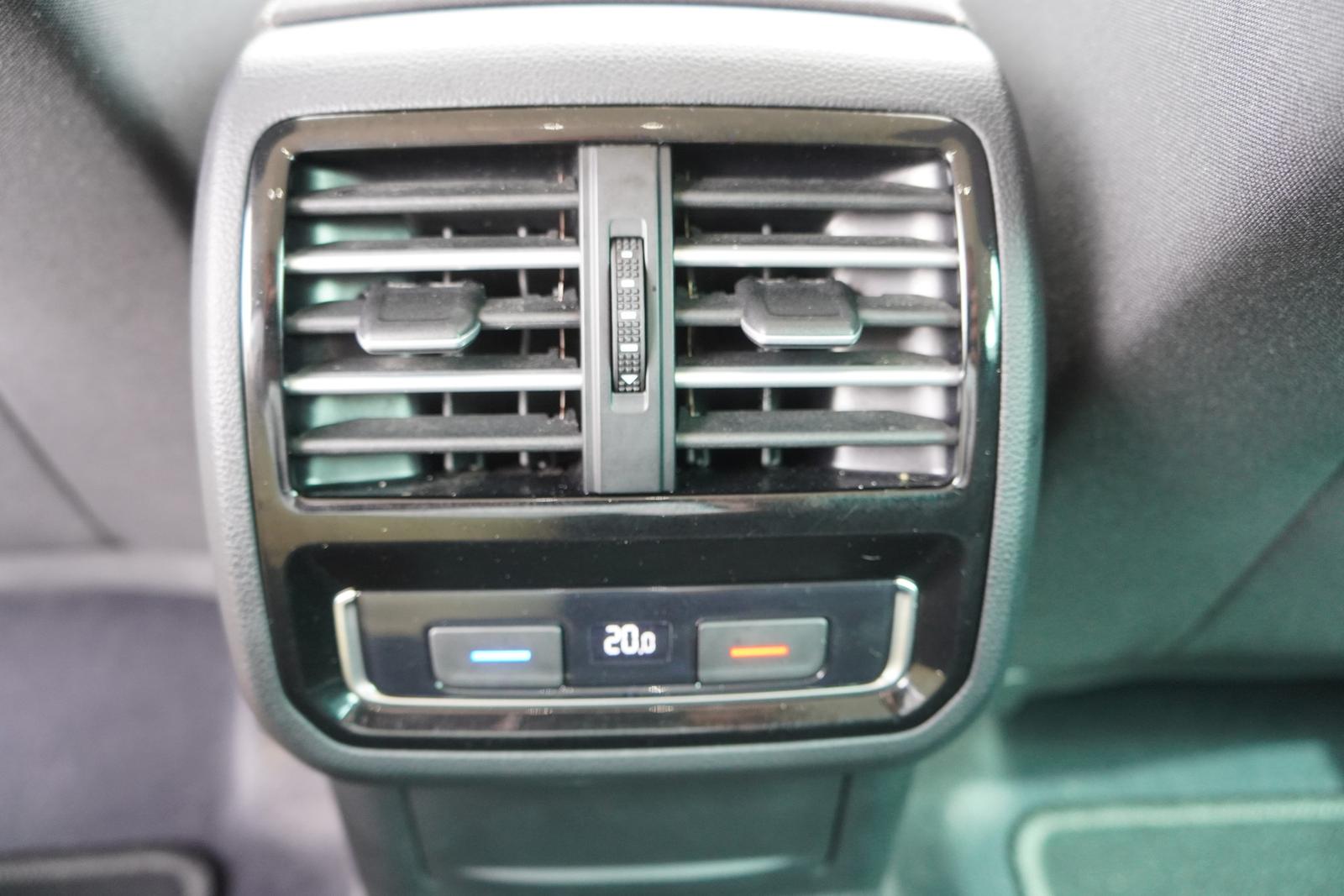 Volkswagen Passat Variant 1.4 TSI Comfortline ACC Kamera