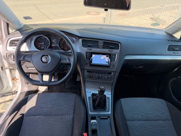 Volkswagen Golf - 9
