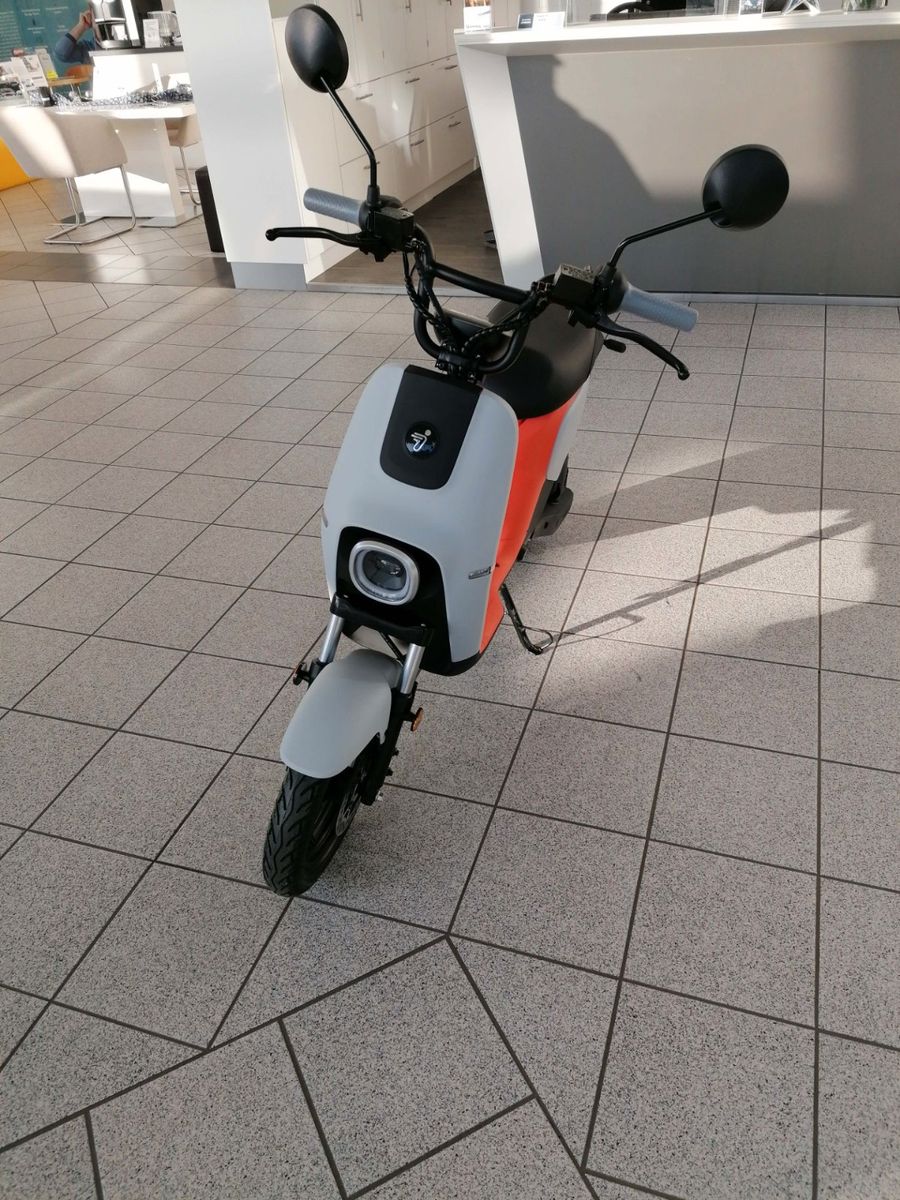 Fahrzeugabbildung Segway B110 S