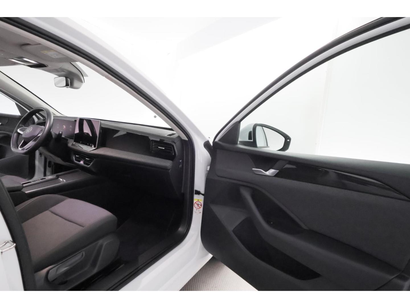 Volkswagen Passat 1.5eTSI DSG+LED+NAVI+TEMPO+PDC, миниатюра 19