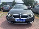 BMW 318 d Tour.AUTOM+NAVI +HEAD UP+FACELIFT-MODELL - BMW 318 Touring Kombi Gebrauchtwagen