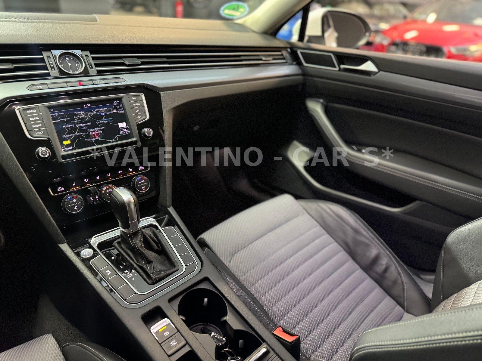 Volkswagen Passat Variant R-Line DSG/Navi/Standhzg/Shz/LED