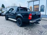Toyota Hilux 3.0 D-4D Executive DOKA 4x4 Automatik Navi - Toyota Hilux: Allradantrieb