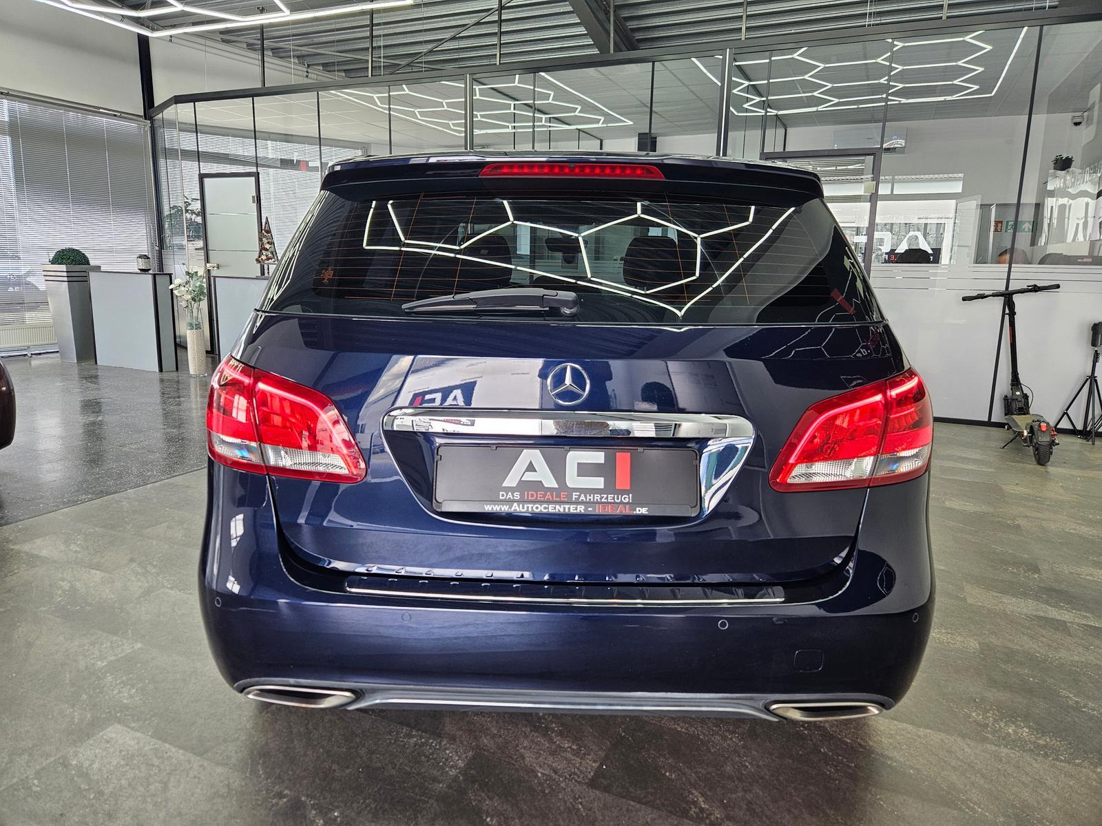 Mercedes-Benz B 180 1,6 Urban Business, Temp., LED, Navi, PDC