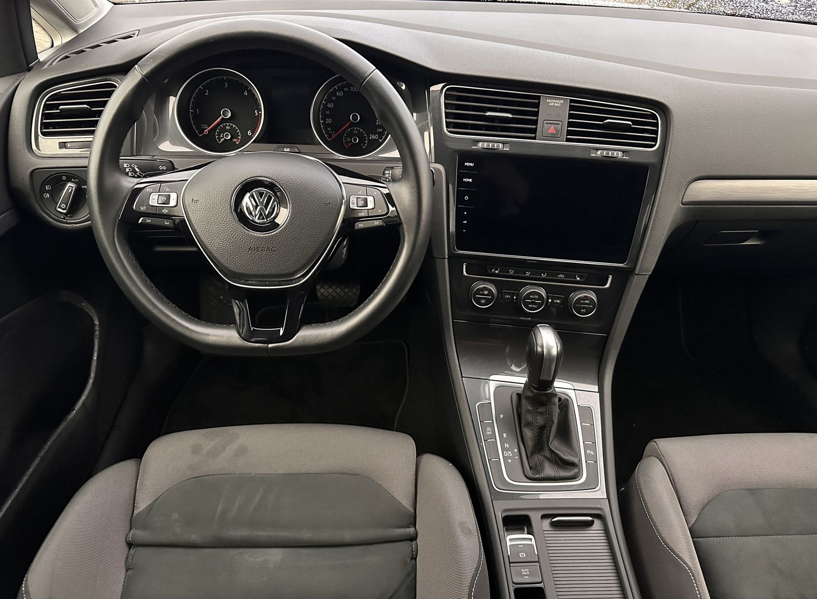 Fahrzeugabbildung Volkswagen Golf 2.0 TDI*LED*Navi*PDC*ACC*Navi-High*