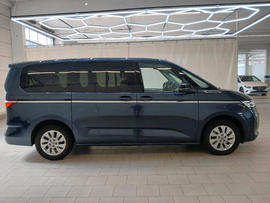 Fahrzeugabbildung Volkswagen T7 Multivan Style lang H&k vis-a-vis AHK ACC StH