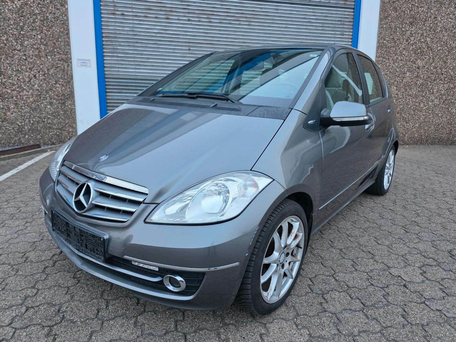 Mercedes-Benz A 180 ELEGANCE Automatik AHK