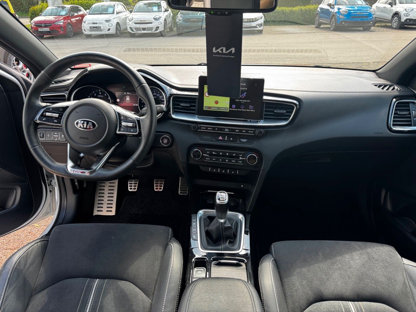 Fahrzeugabbildung Kia Ceed 1.4 GT-LINE GLASDACH NAVI KAMERA SITZHEIZUN