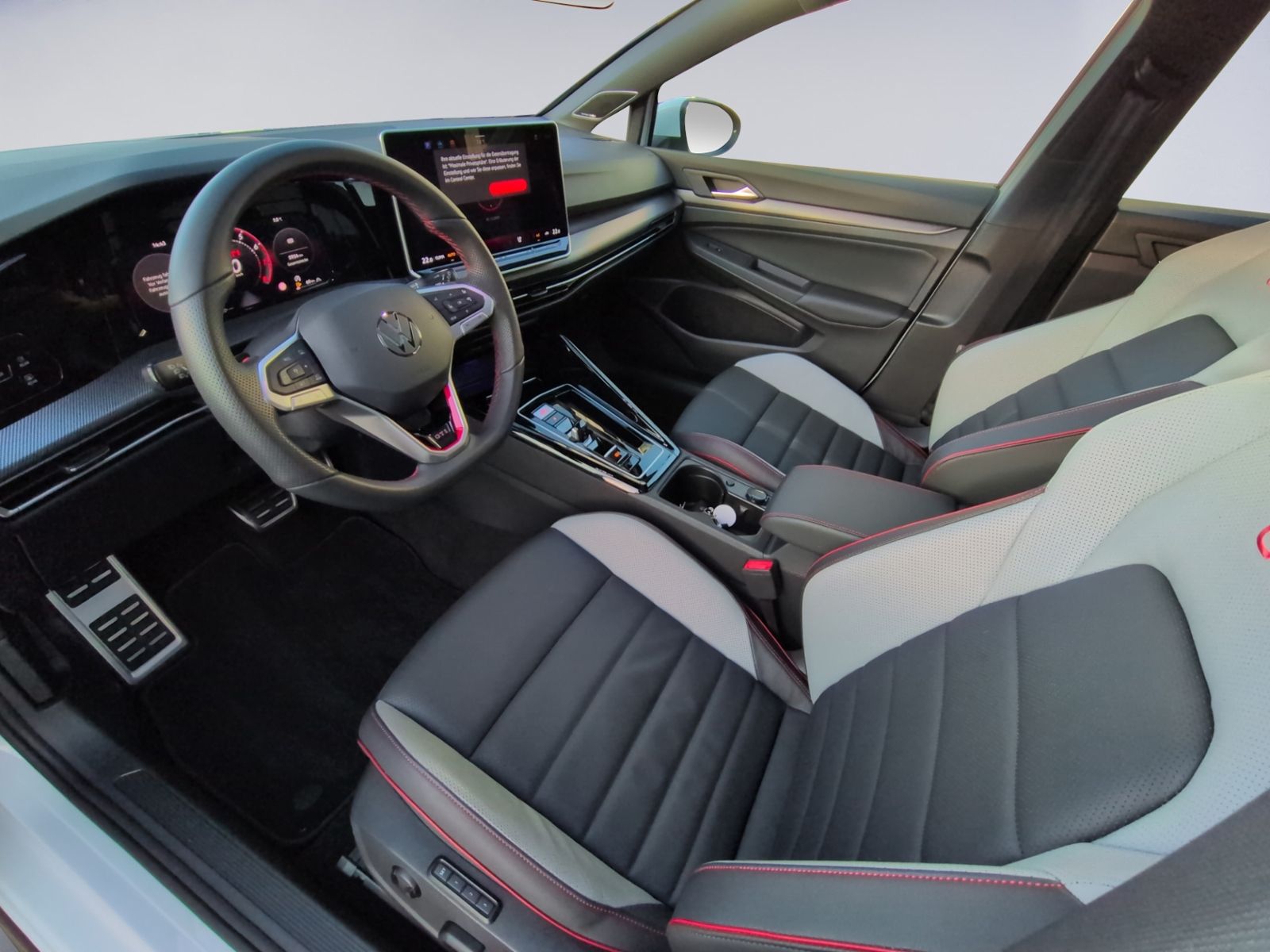 Golf VIII GTI Clubsport AKRA+LEDER+PANO+DCC+