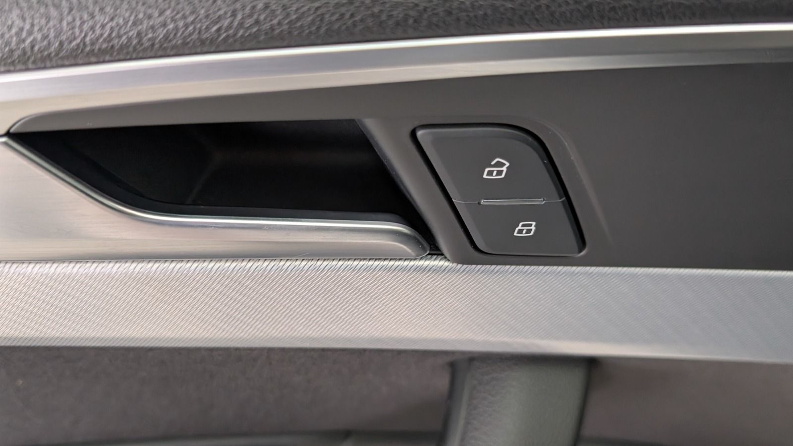 Fahrzeugabbildung Audi A4 Avant 35 TDI sport S-tronic LED * Navi