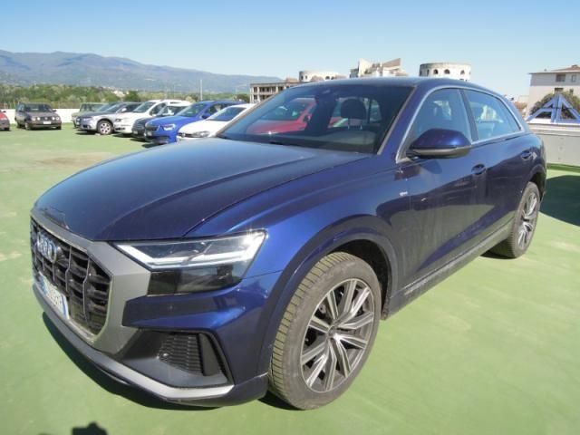 Audi Q8 45TDi 2x S LINE TEMPOMAT AIR-SUS KEYLESS KAM