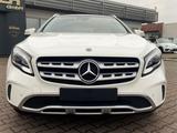 Mercedes-Benz GLA 180 AHK El. Panodach Navi Leder SHZ LED Ambi - gebrauchte Mercedes-Benz GLA 180 aus dem Jahr 2019