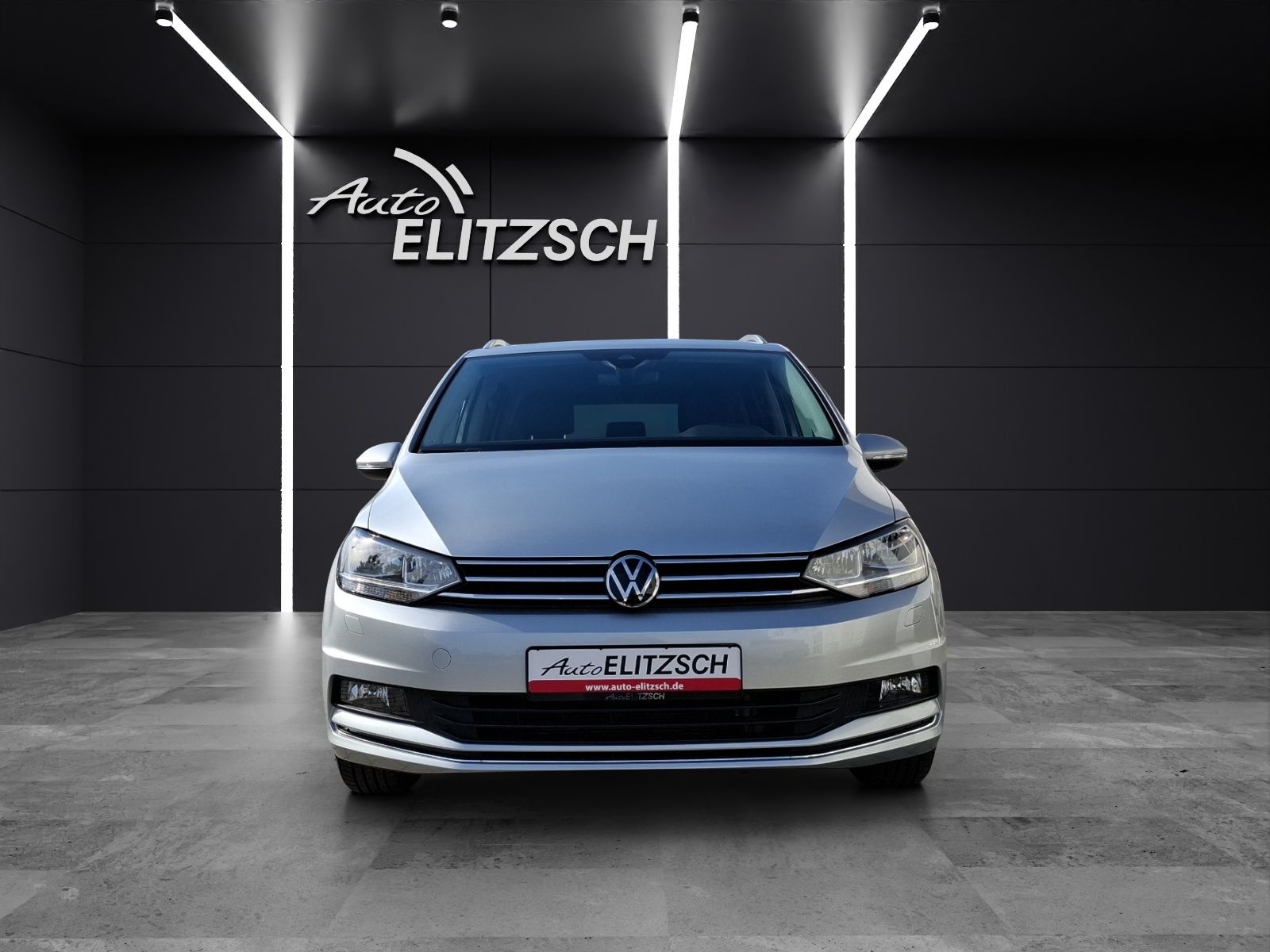 Fahrzeugabbildung Volkswagen Touran TSI Highline DSG 7-Si AHK AID ACC RFK SH