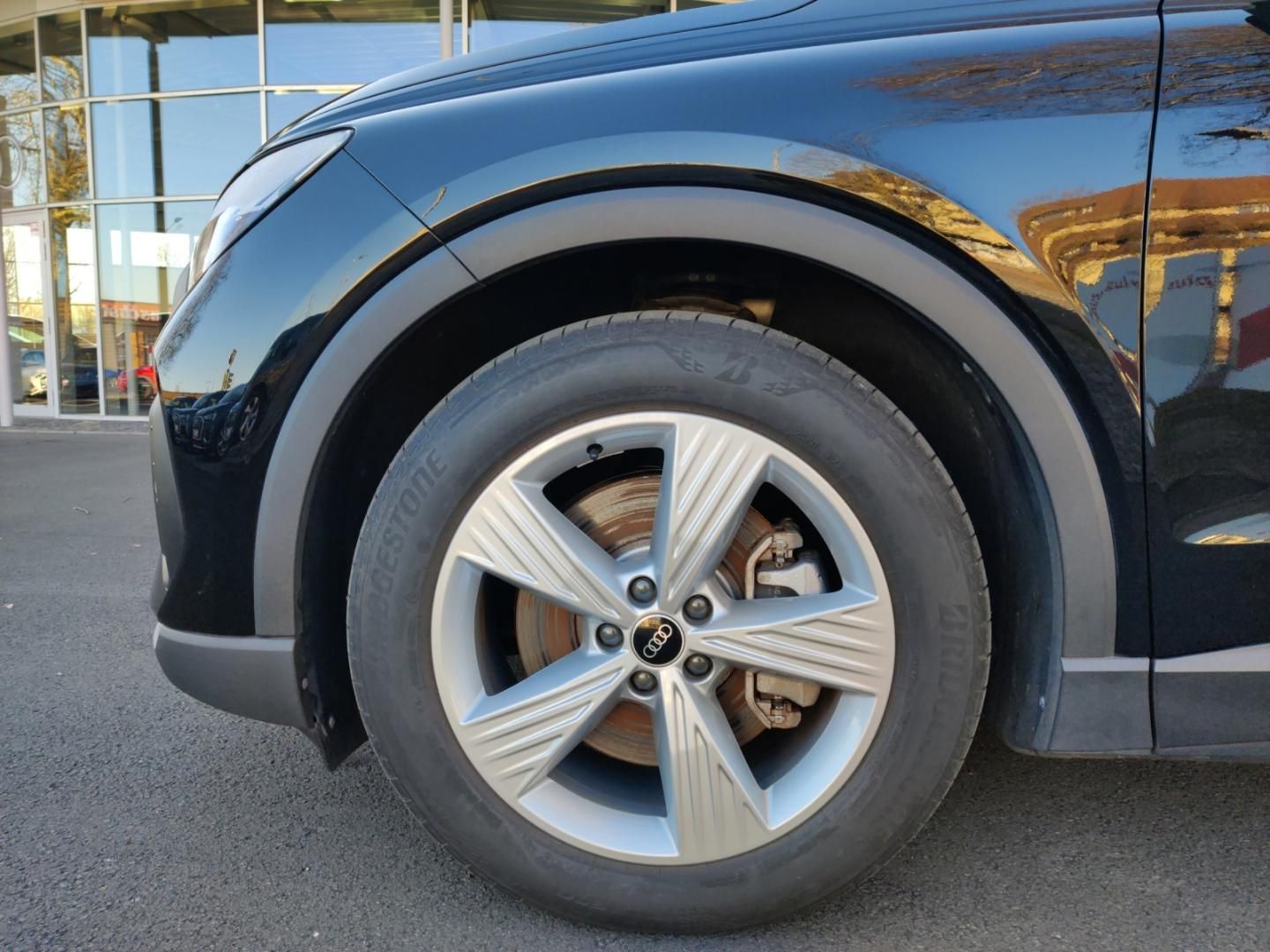 Fahrzeugabbildung Audi Q4 e-tron 40 S Line Matrix Navi Pano