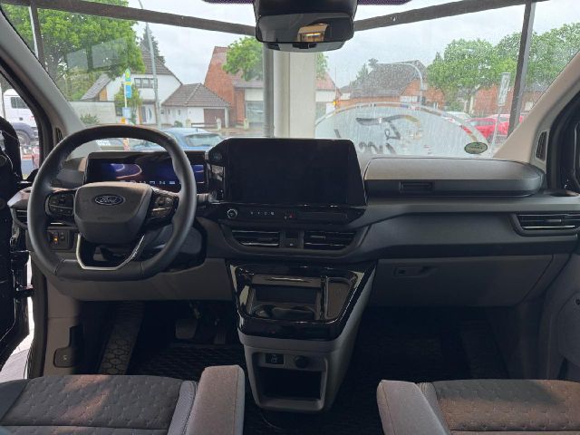 Ford Tourneo Custom 320 L1 Titanium FWD