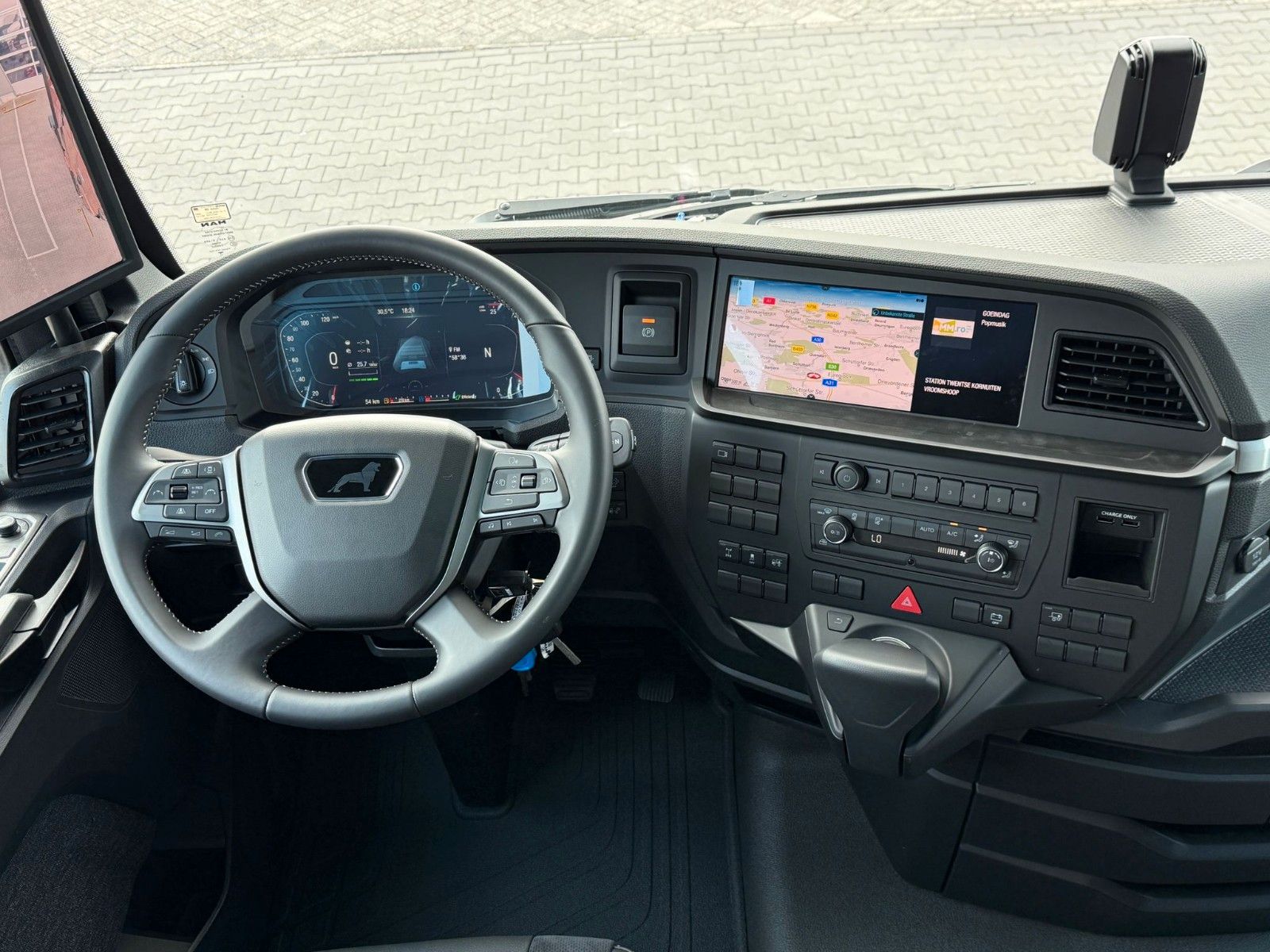 Fahrzeugabbildung MAN TGX 18.560 LL SA D30 Powerline Retader