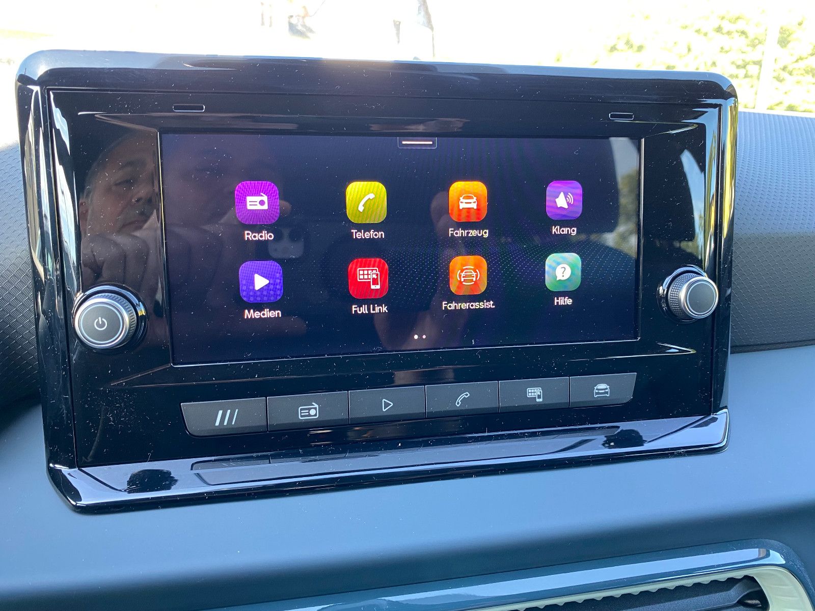 Fahrzeugabbildung SEAT Arona 1.0 TSI  NEW Style *SHZ *AHZV Vorber.