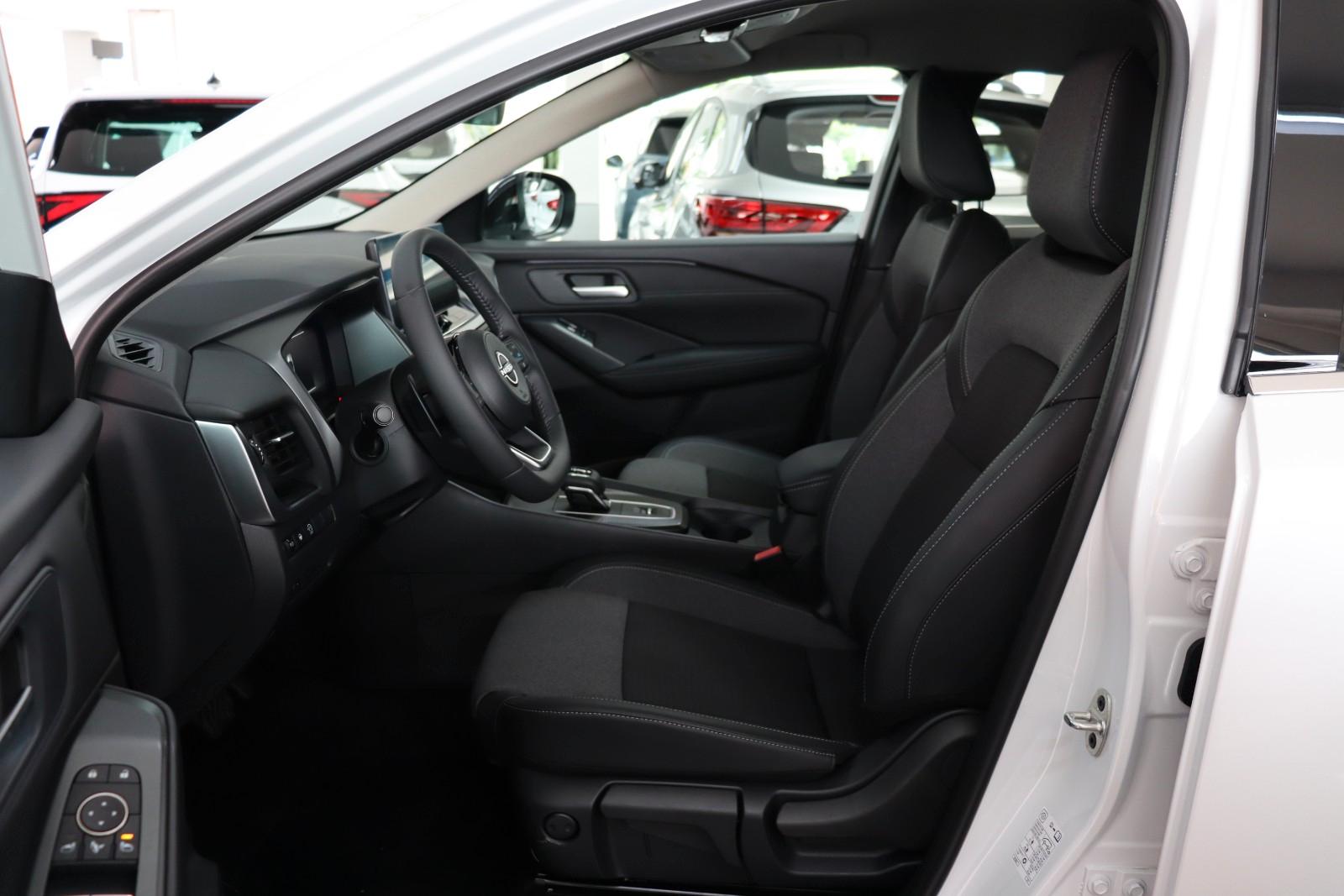 Nissan Qashqai 1.3 AT N-Connecta Navi,LED,TLeder SOFORT, миниатюра 12