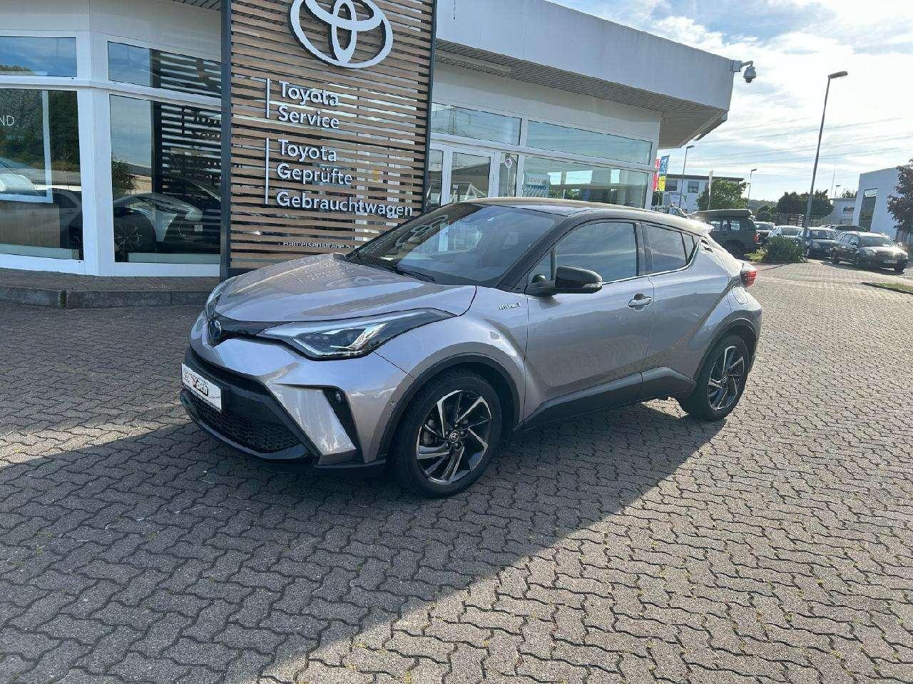 Toyota C-HR Hybrid Style Selection