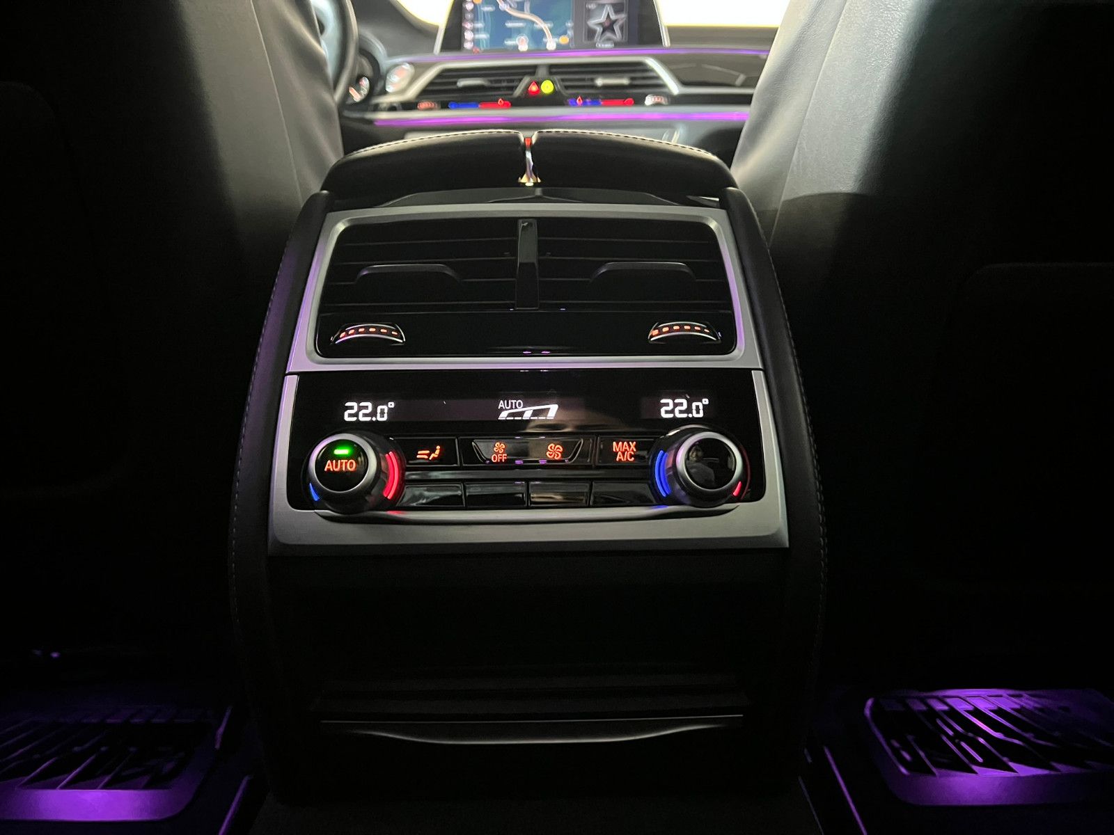 Fahrzeugabbildung BMW 750 d xDrive M SPORT/LASER/TOP VIEW/MASSAGE/19%