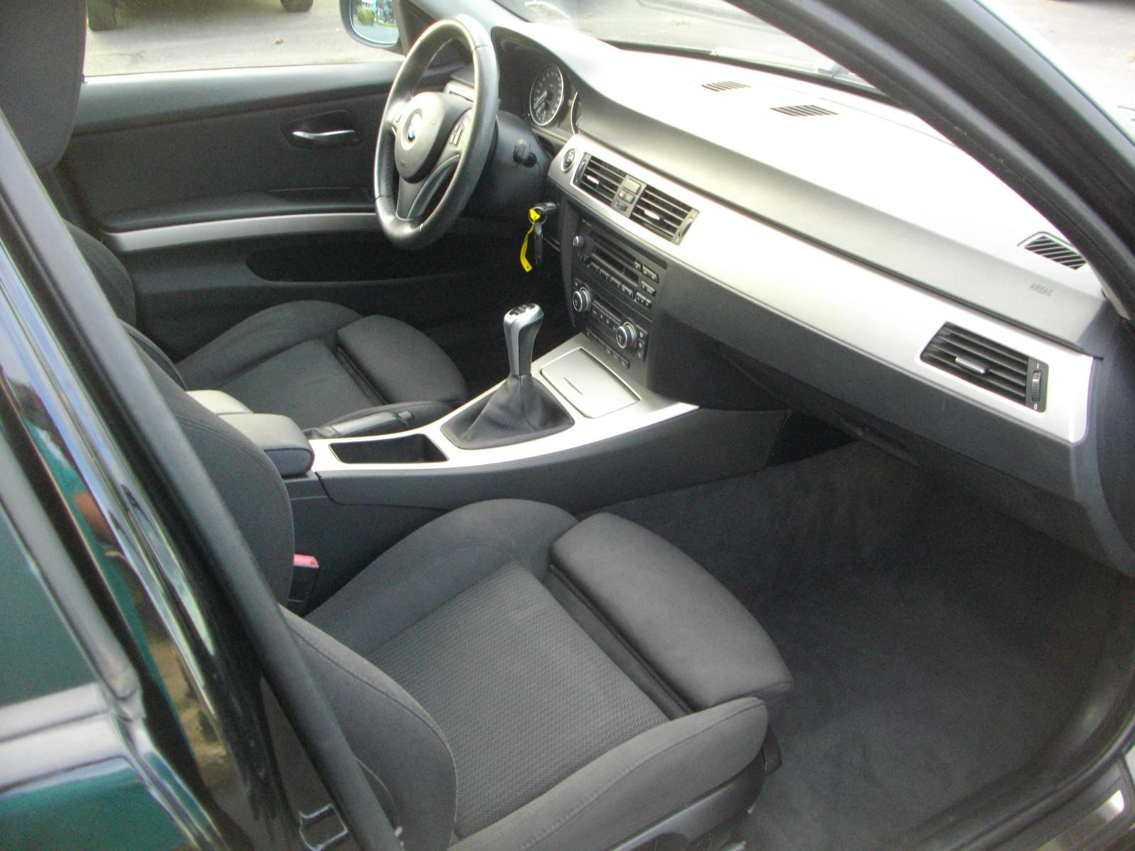 BMW 320 2009 — photo 17