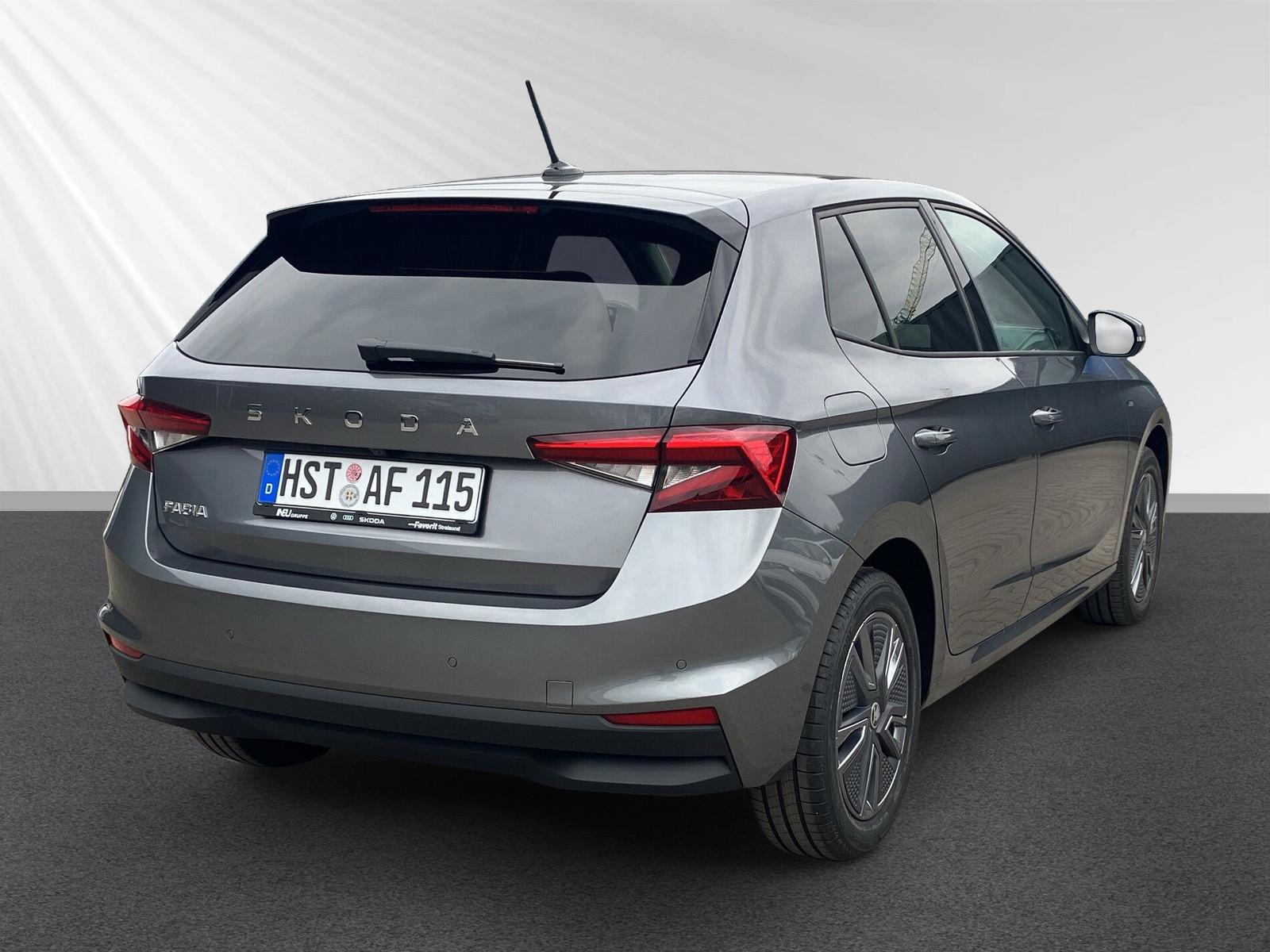 Skoda Fabia Tour 1.0 TSI DSG ACC SMART LINK