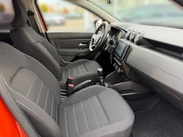 Fahrzeugabbildung Dacia Duster Comfort TCe 130 2WD +KLIMA+SHZ+PDC+CARPLA