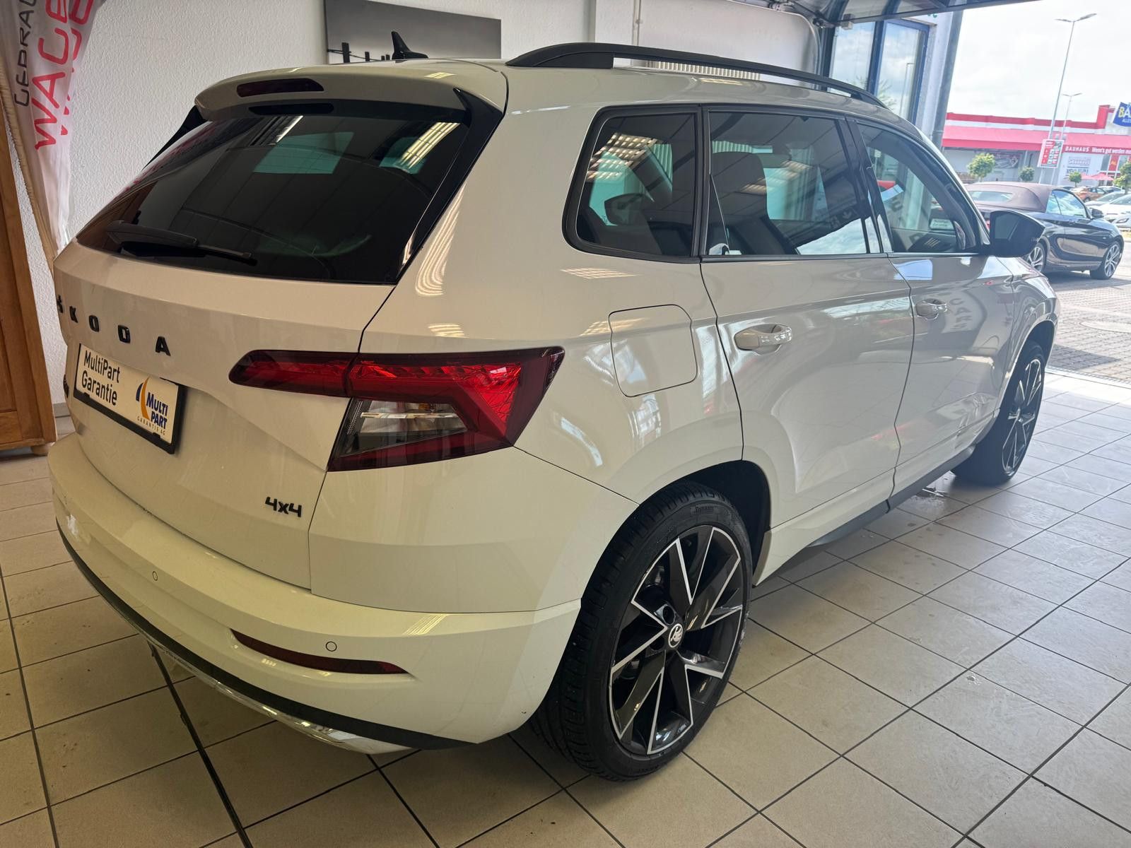 Fahrzeugabbildung SKODA Karoq Sportline 4x4 /1.HAND/NAVI/KLIMA/