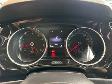 MYAUTOCENTER – Gebraucht- und Jahreswagen mit Werkstattservice in Pfaffenhofen Volkswagen Touran *AHK*ACC*PDC*3-Zonen*NAVI*1-HAND*