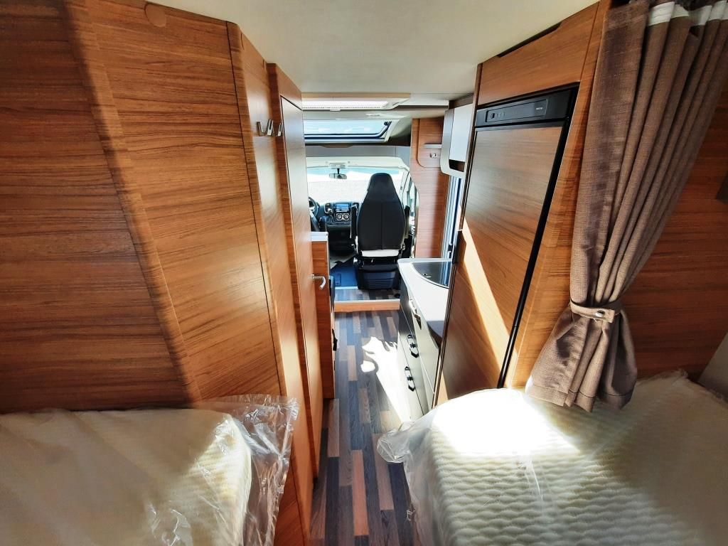 Fahrzeugabbildung Weinsberg CaraCompact 600 MEG EDITION [PEPPER] Verfüg./Spa