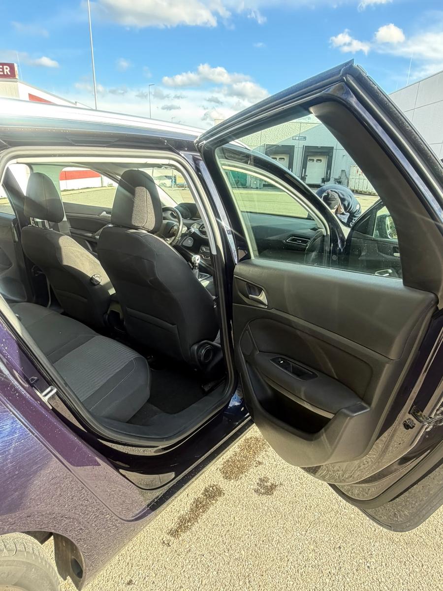 Peugeot 308 2015 — photo 19
