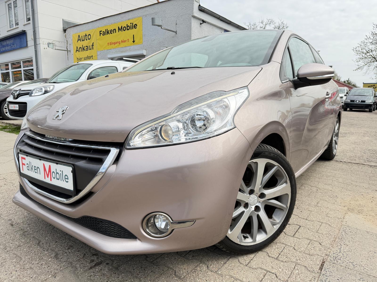 Peugeot 208 Allure + Klima + Panorama