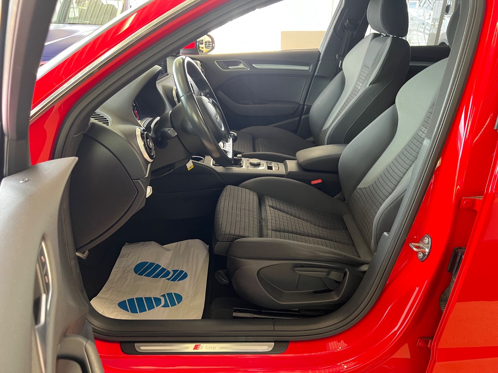 Fahrzeugabbildung Audi A3 Sportback ultra S line Sport *LED/MATRIX*