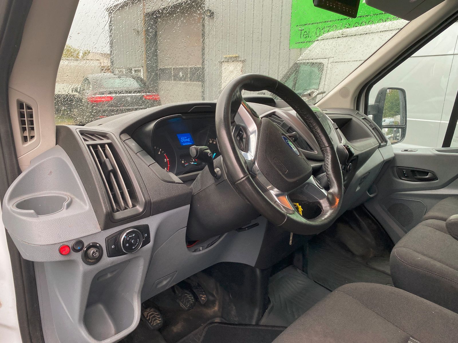 Fahrzeugabbildung Ford Transit 350 L3 Koffer mit LBW,Klima,StH ,kamera