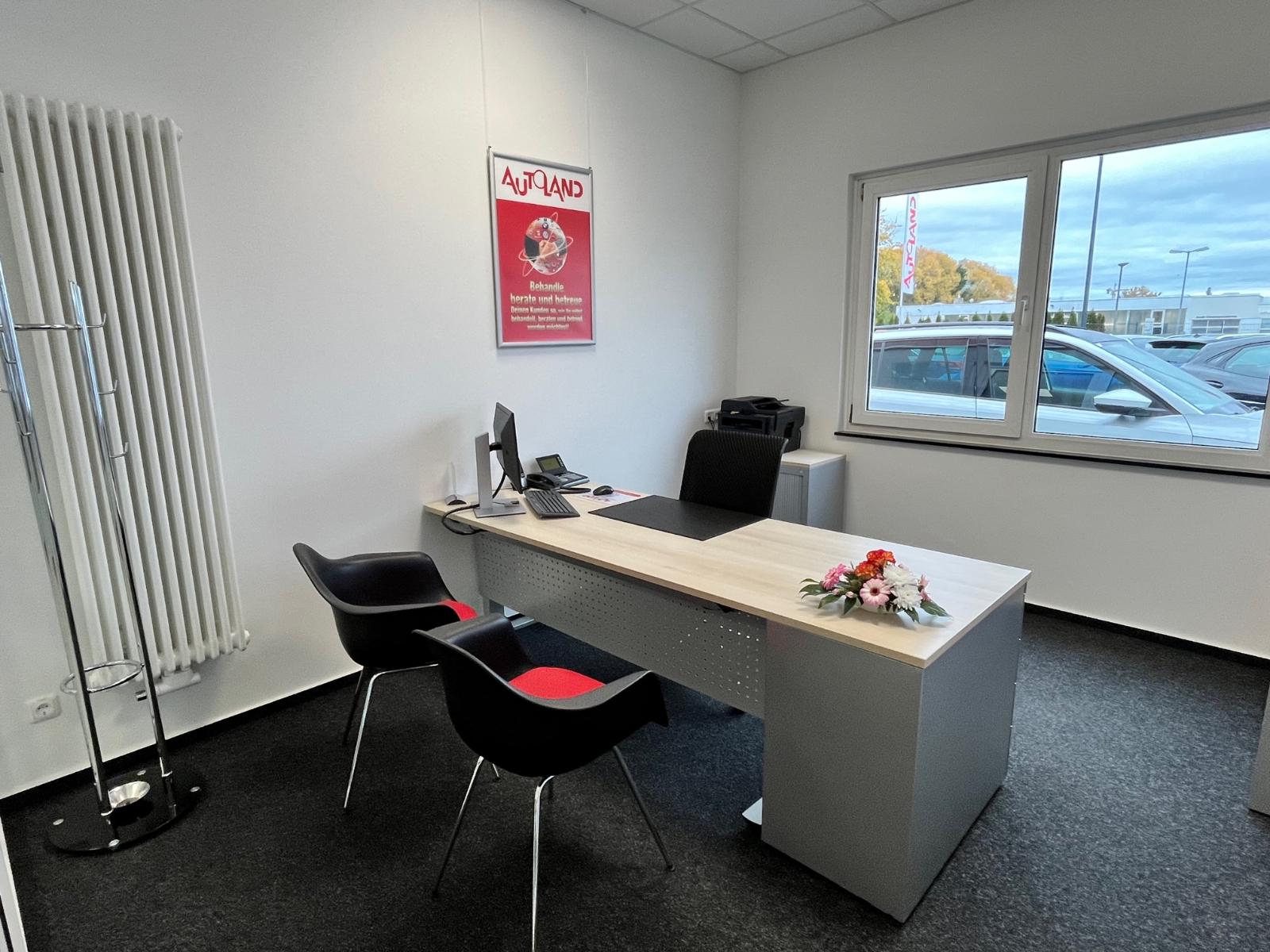 showroom-image-bottom