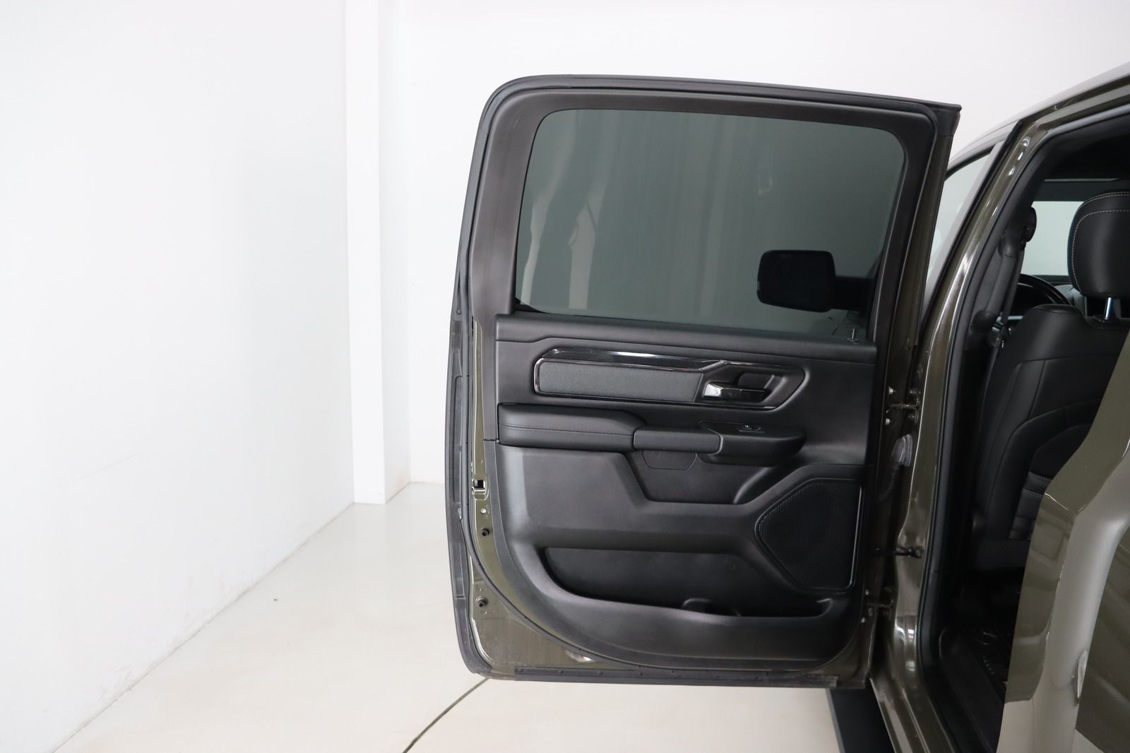 Fahrzeugabbildung Dodge Ram 1500 5.7 V8 Crew Cab Big Horn * Built to Ser