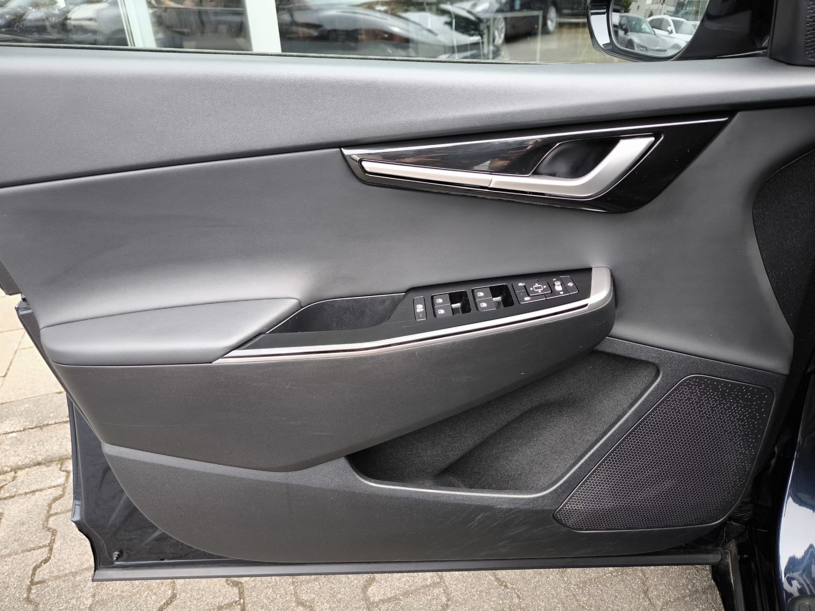 Fahrzeugabbildung Kia EV6 2WD WERKSGAR+NAVI+LED+SHZ+AHK+KAMERA+ACC+19"