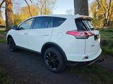 Toyota RAV 4 2,5-l-Hybrid Team Deutschland Auto 4x2... - gebrauchte Toyota RAV 4 aus dem Jahr 2018