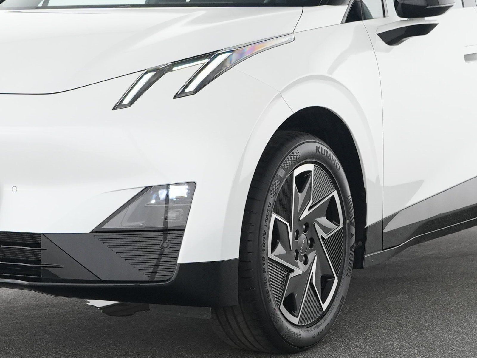Lynk & Co 02