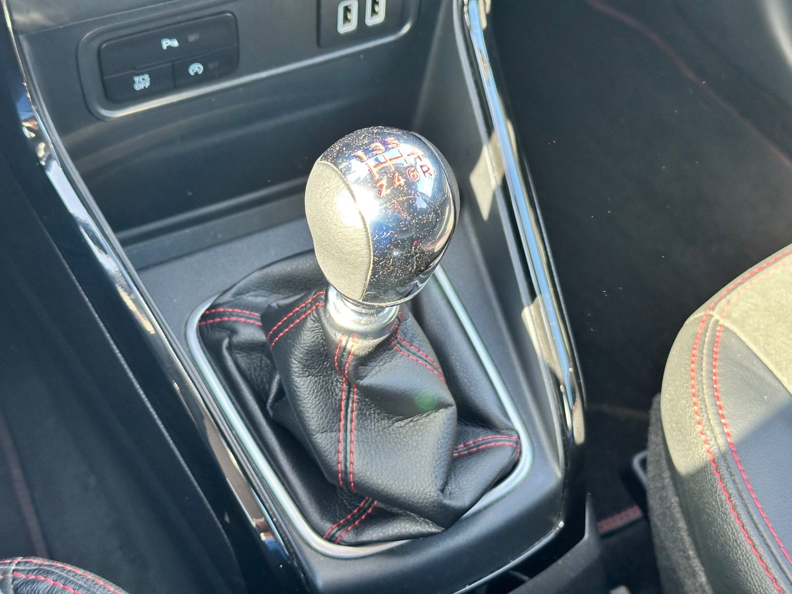 Fahrzeugabbildung Ford EcoSport ST-Line*PDC V+H*Sitz-Lenkradheizung*App