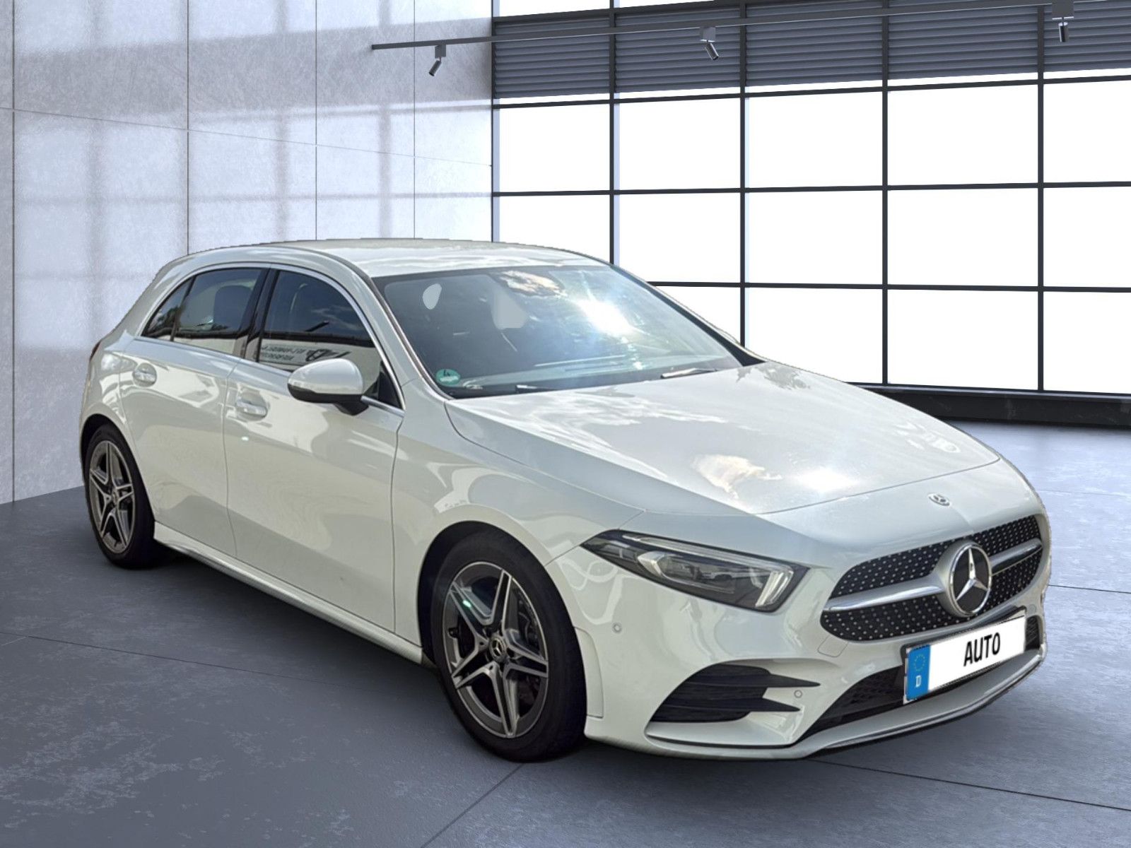 Fahrzeugabbildung Mercedes-Benz A 250 AMG-Line/ unfallfrei